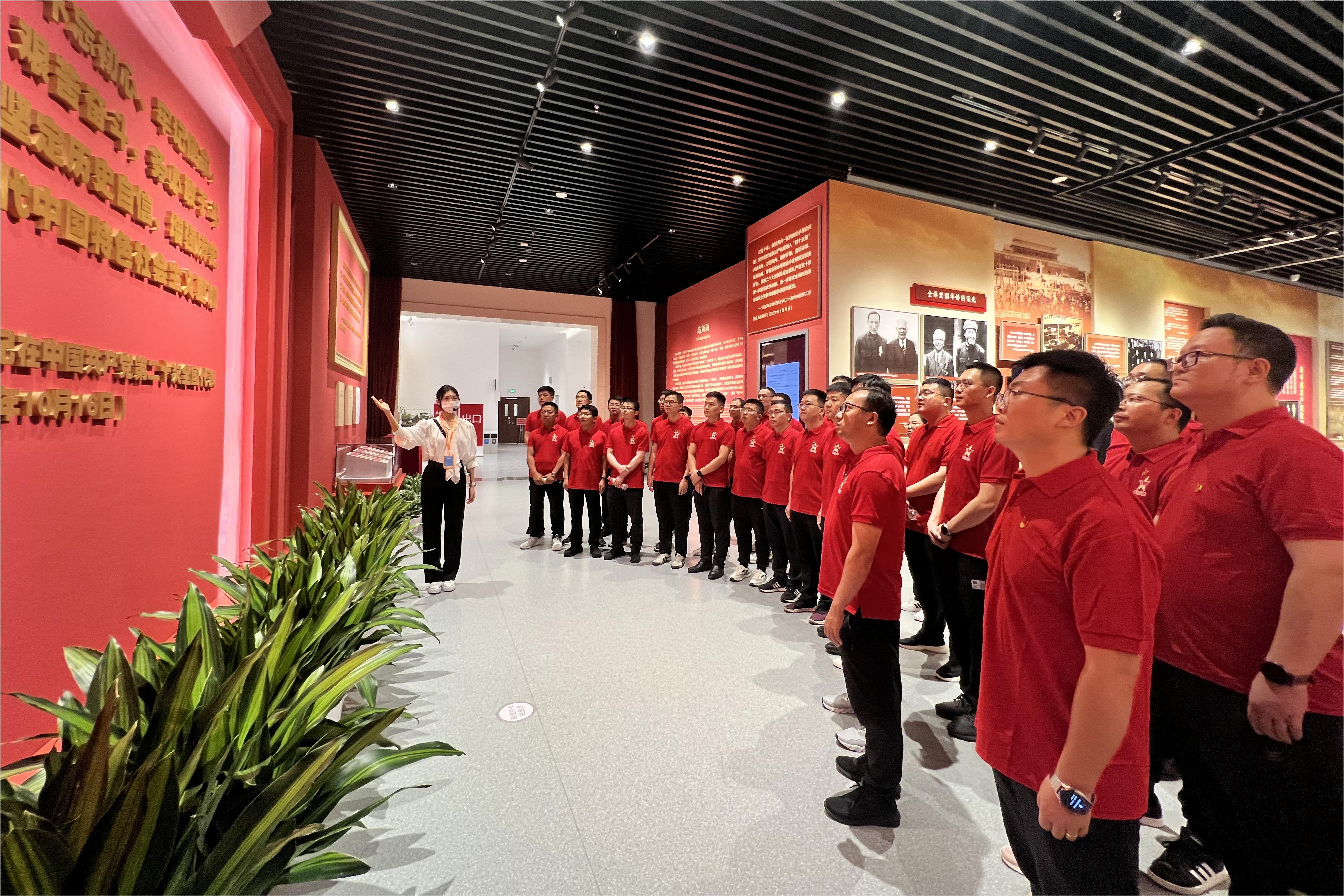 1威廉希尔williamhill“青马工程”学员到香山革命纪念馆开展红色教育.jpg